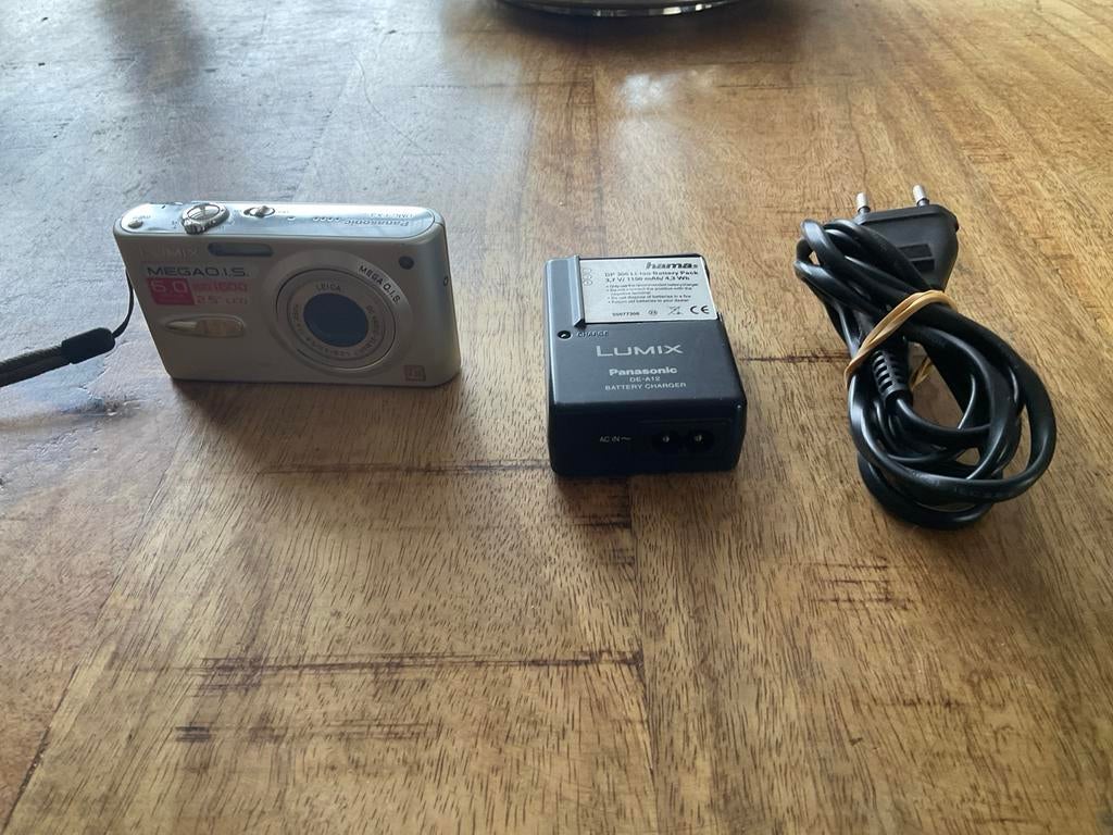 Panasonic Lumix DMC-FX3 Compact Camera met Oplader, Ophalen of Verzenden, Gebruikt, Compact, Minder dan 4 keer