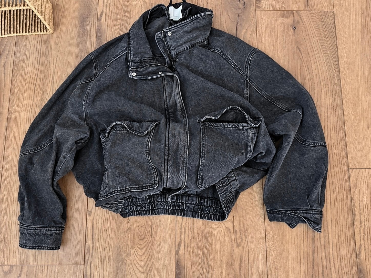 Stoere Zwarte Spijker Tussenjas Puffer - Zo Goed Als Nieuw, Ophalen of Verzenden, Zo goed als nieuw, Zwart