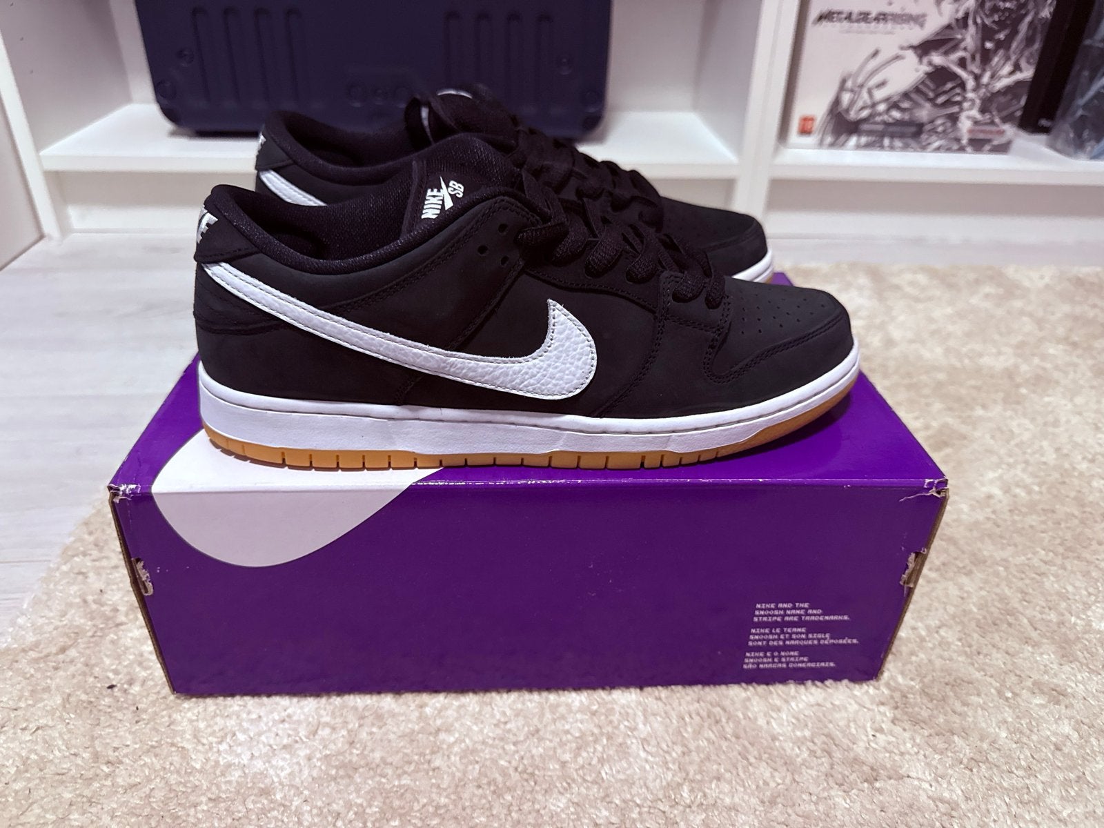 Nike SB Dunk Low Pro Black/White-Gum maat 43, Zwart, Nieuw, Ophalen of Verzenden, Sneakers of Gympen