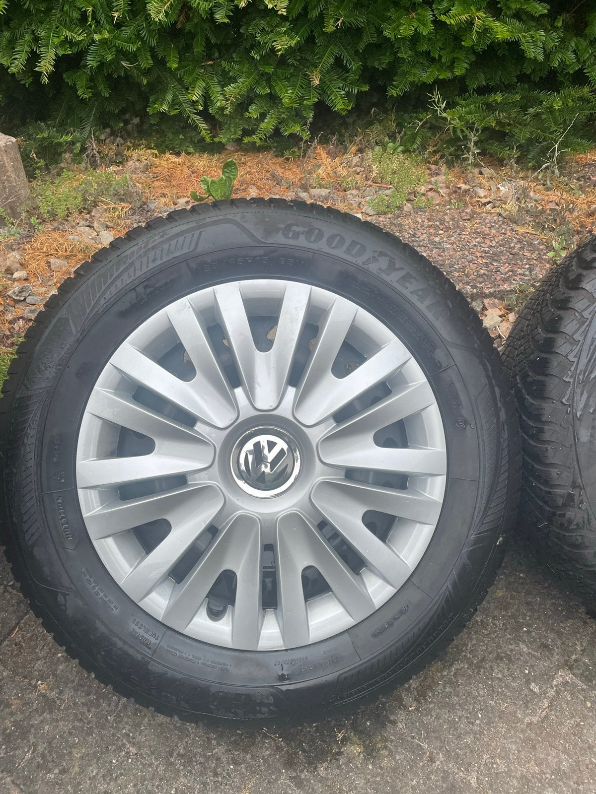 4 Zomerbanden met originele Volkswagen velgen 195/65 R15, Gebruikt, 15 inch, Banden en Velgen, Ophalen of Verzenden