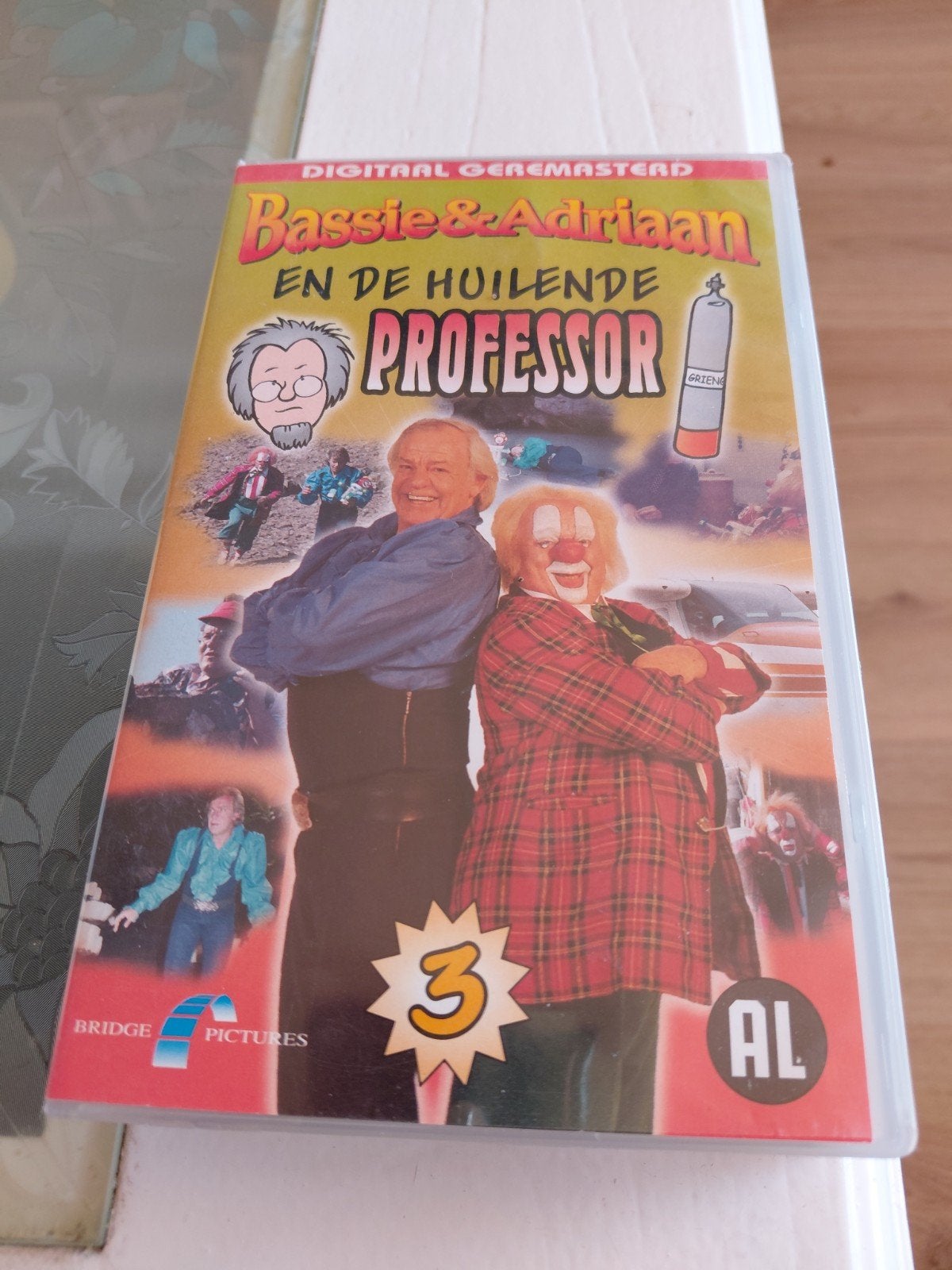 Bassie en Adriaan en de Huilende Professor deel 3 videoband., Cd's en Dvd's, VHS | Kinderen en Jeugd, Gebruikt, Alle leeftijden
