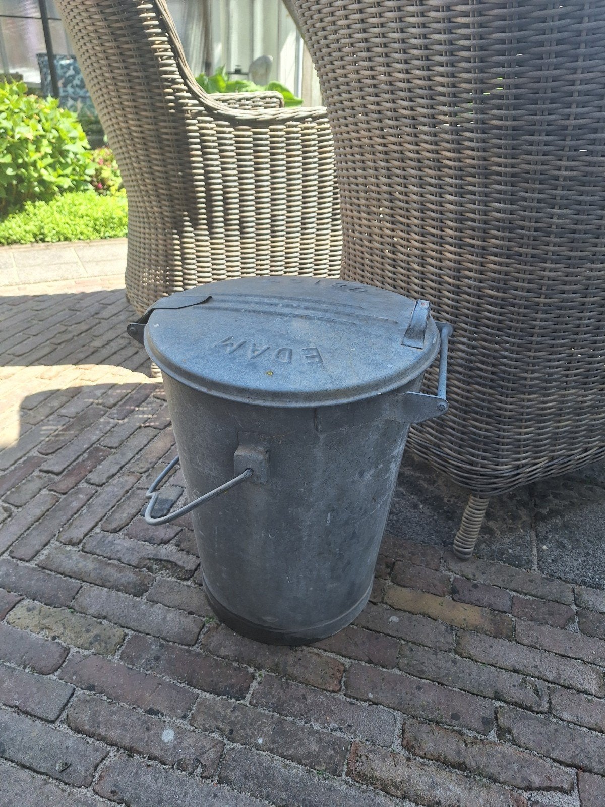 Zinken vuilnisbak, 40 liter of meer, Ophalen, Zo goed als nieuw, Minder dan 50 cm