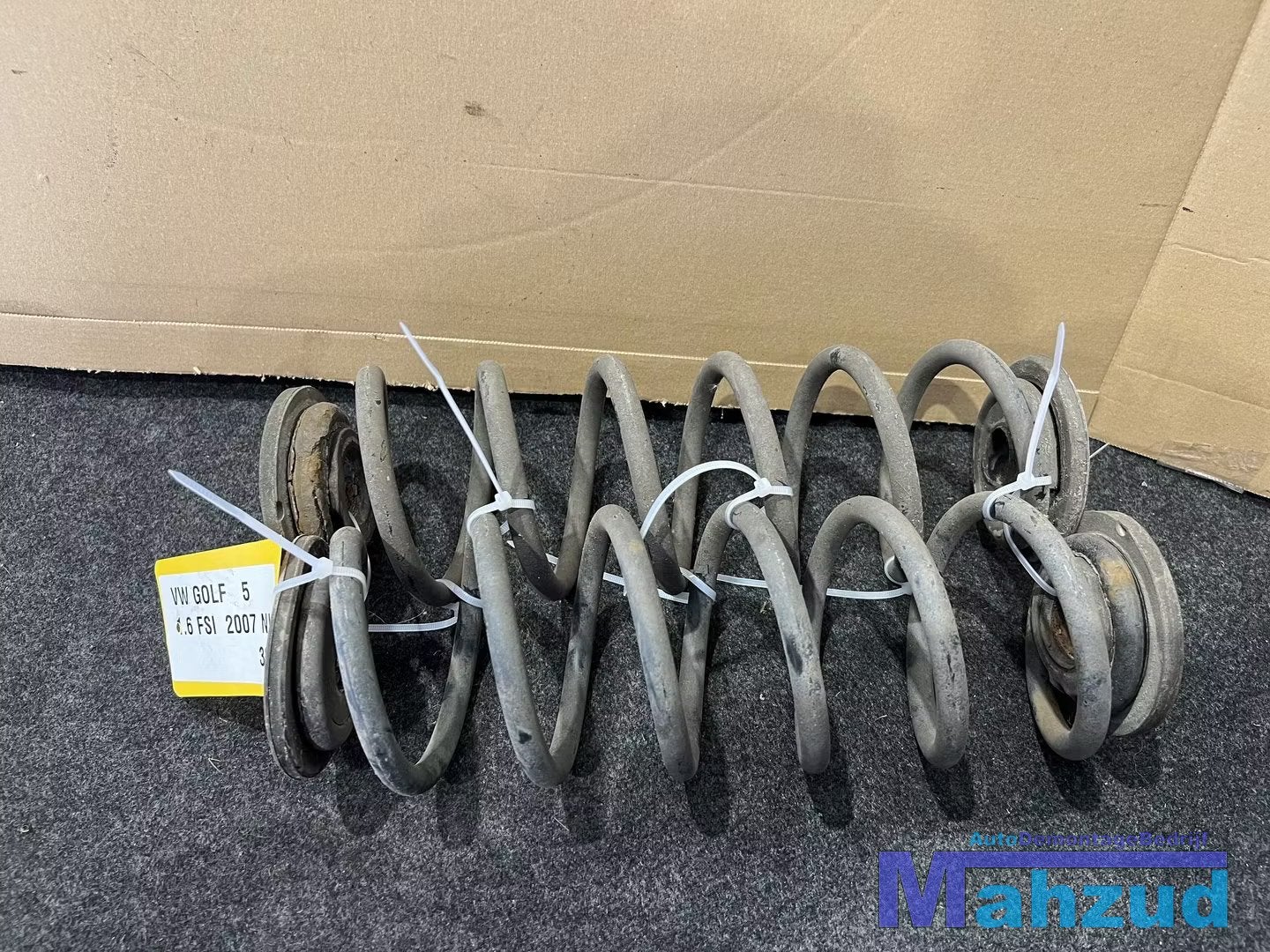 VW GOLF 5 Achteras spriaal veer 2003-2009, Gebruikt, Volkswagen, Volkswagen AG, Berliner Ring 2
38440  Wolfsburg, DE
