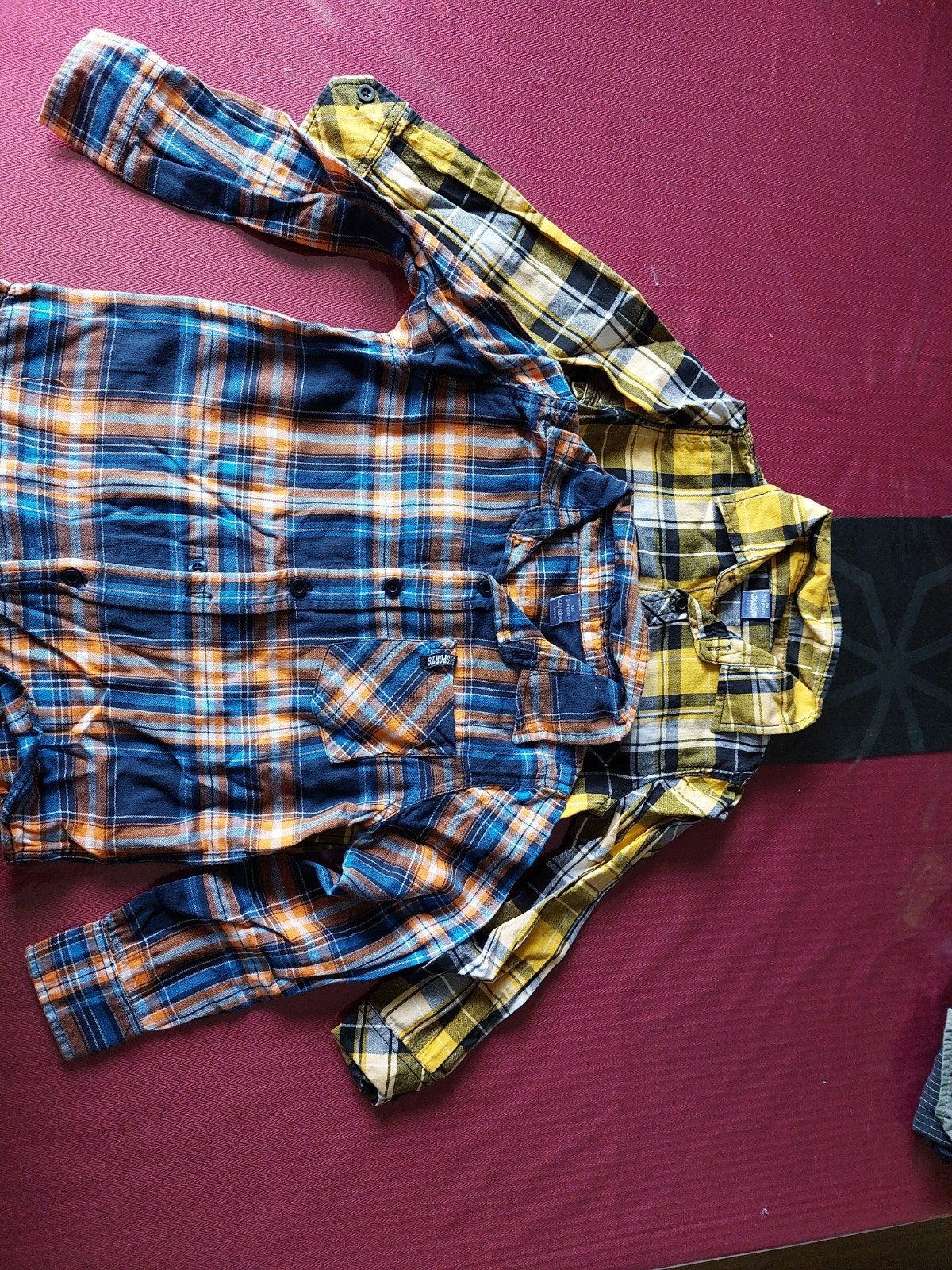 2 geruite blouses maat 104 voor jongens, Kinderen en Baby's, Overhemd of Blouse, Frendz, Ophalen of Verzenden, Zo goed als nieuw
