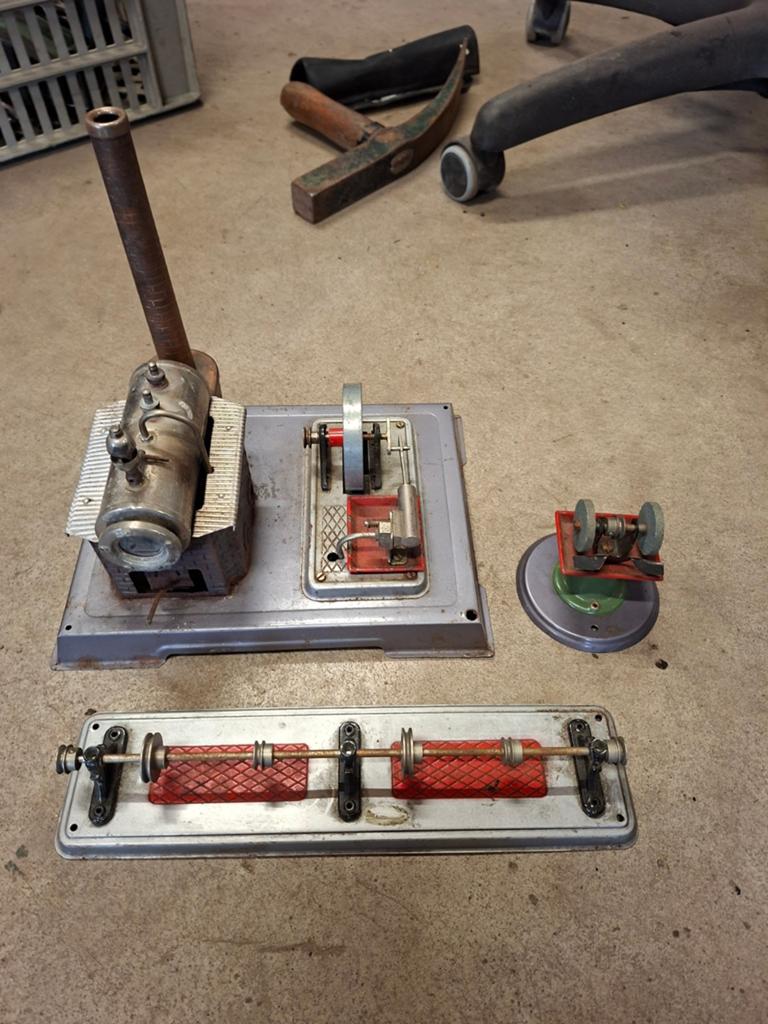 Tk antieke Wilesco stoommachine met werktuigen., Antiek en Kunst, Antiek | Speelgoed, Ophalen of Verzenden