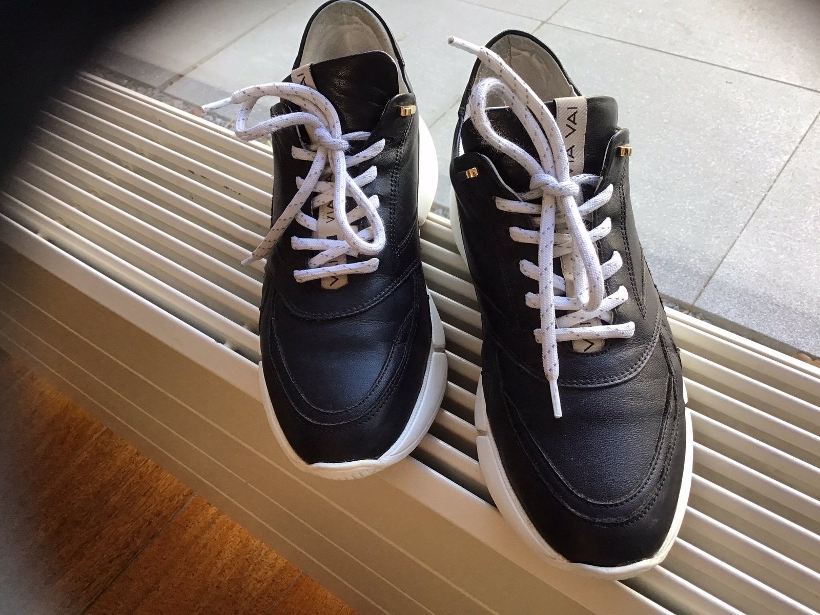 VIA VAI ZWART LEREN SNEAKERS MAAT 40, Zwart, Ophalen of Verzenden, Sneakers of Gympen, Zo goed als nieuw