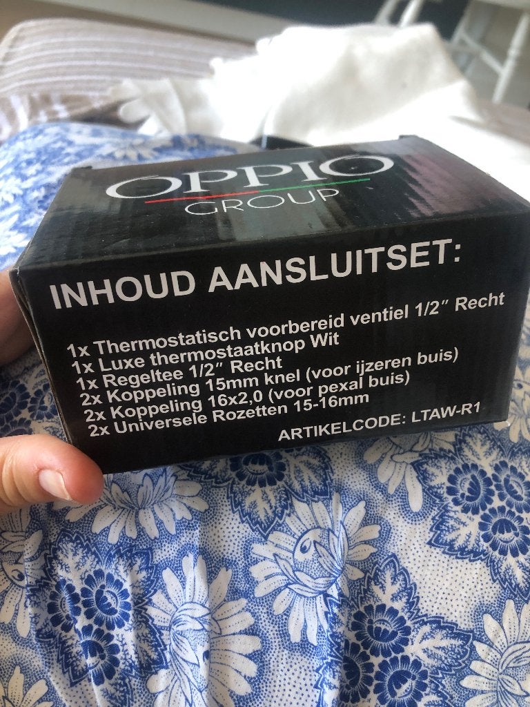 Radiator aansluiting rechts nieuw met thermostaat knop, Ophalen of Verzenden, Nieuw, 50 tot 100 mm, Overige typen