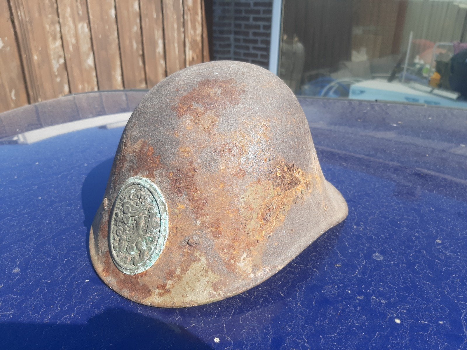 Nederlandse wo2 helm met plaat bodemvondst, Verzamelen, Militaria | Tweede Wereldoorlog, Ophalen of Verzenden, Landmacht, Nederland