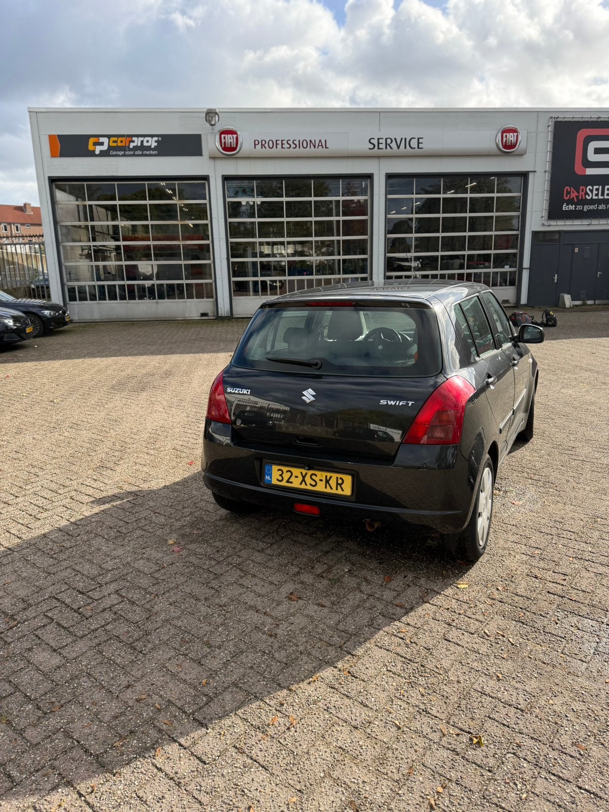 Suzuki Swift 1.3 5D 2007 Zwart, Auto's, Voorwielaandrijving, Dealer onderhouden, Stof, 40 €/maand