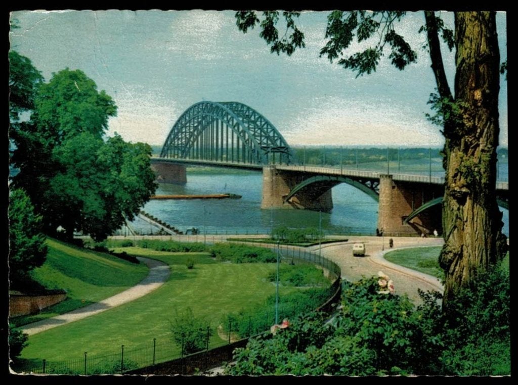Bruggen :  Waalbrug - Nijmegen, Ophalen of Verzenden, 1960 tot 1980, Gelopen, Overige thema's