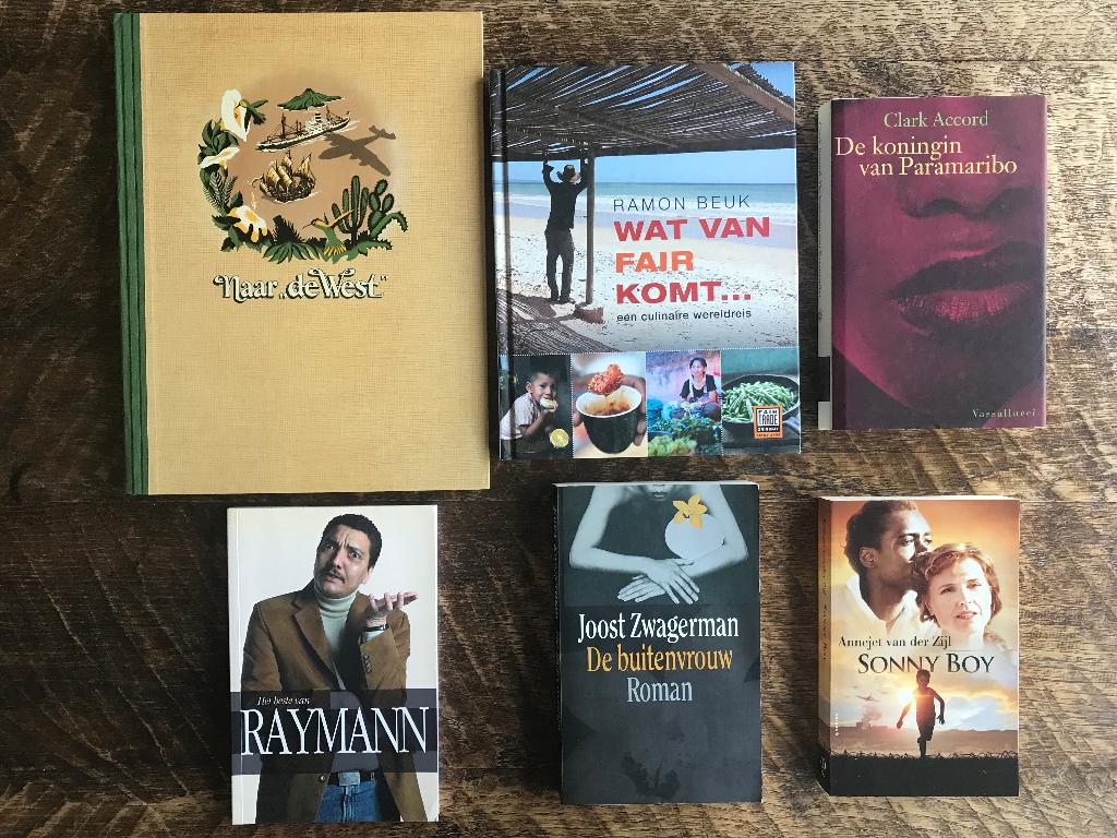 Surinaamse boeken 6X, Ophalen of Verzenden, Gelezen