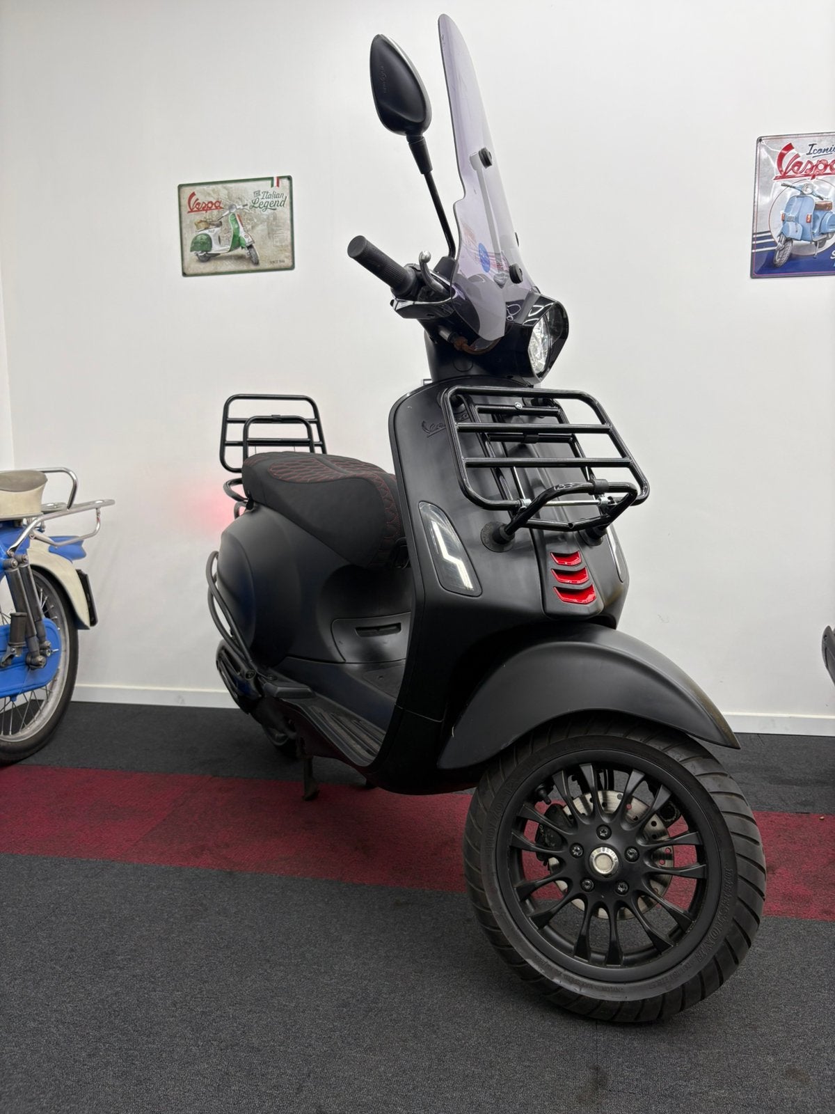 Vespa sprint notte 2020 LED/RS ZADEL, Ophalen, Overige modellen, Zo goed als nieuw, Benzine