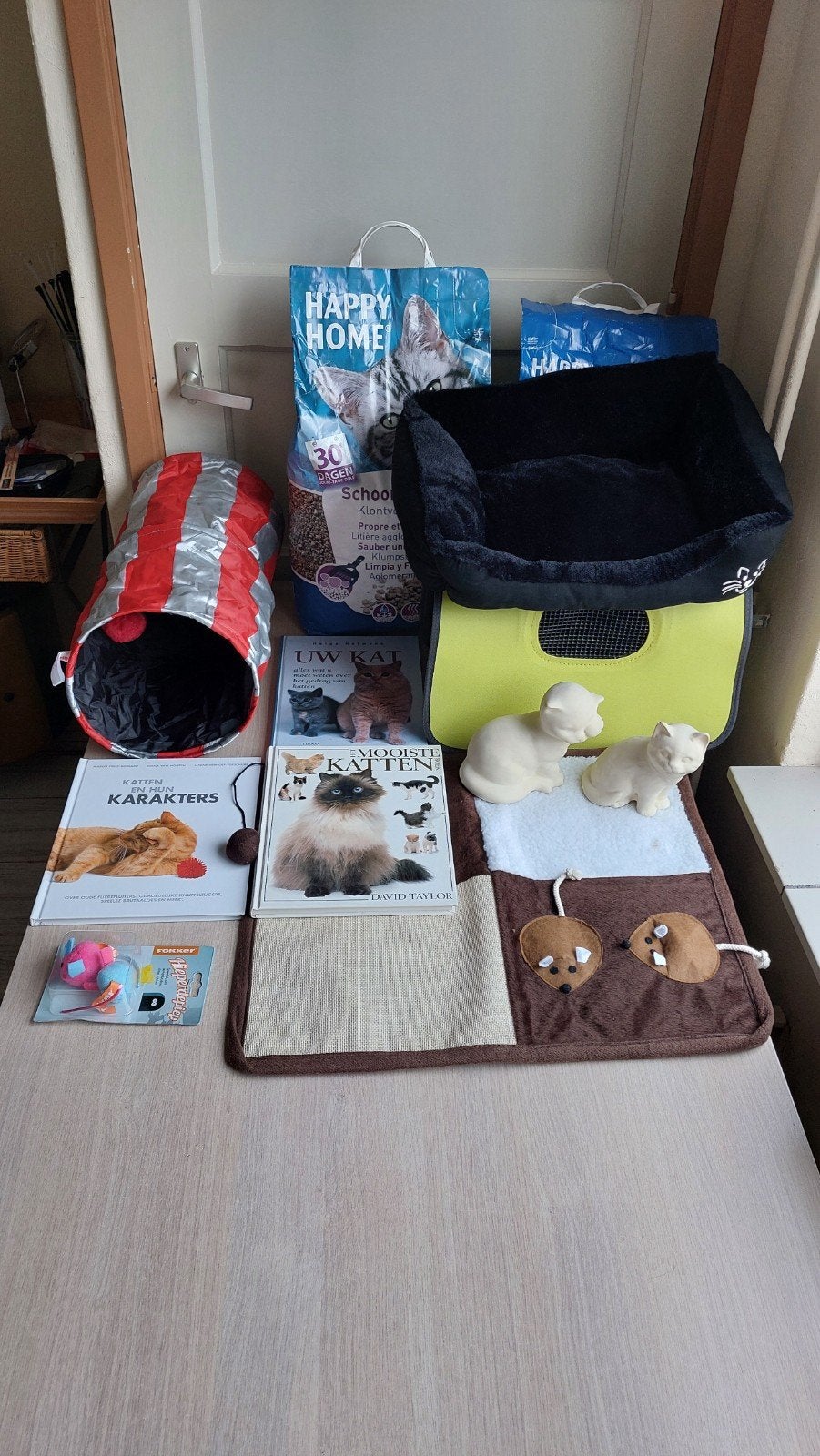 katten spulletjes katten/mand/reiskoffer/kleed/boeken/grit, Ophalen of Verzenden, Nieuw