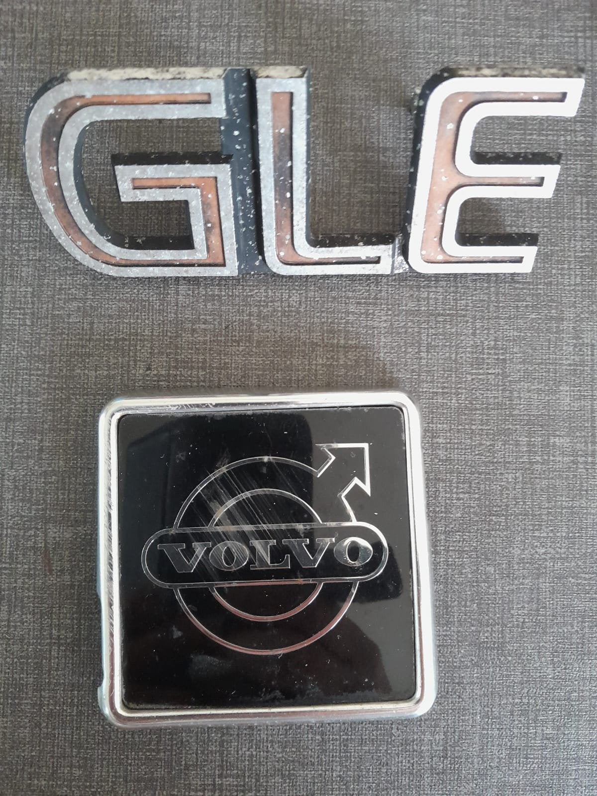 Volvo 240 Gril Embleem, Ophalen of Verzenden, Gebruikt, Volvo
