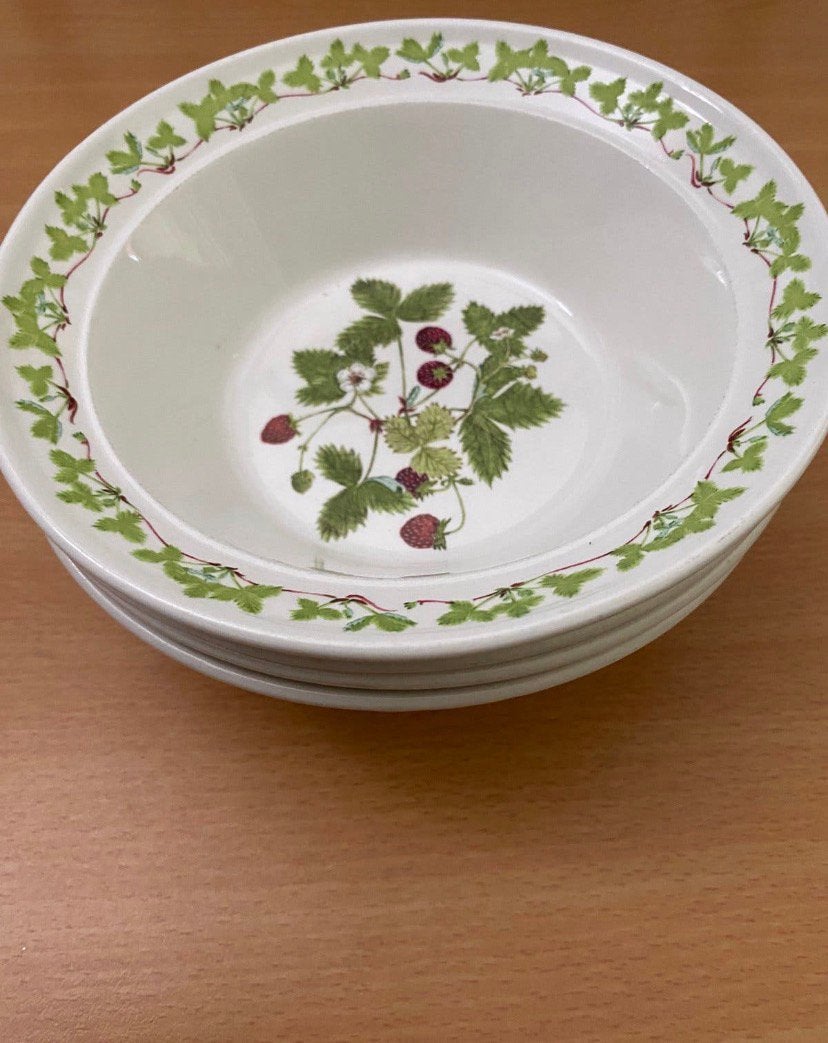 Portmeirion Summer Strawberries – 4 schaaltjes, Ophalen of Verzenden, Zo goed als nieuw, Porselein, Schaal of Schalen