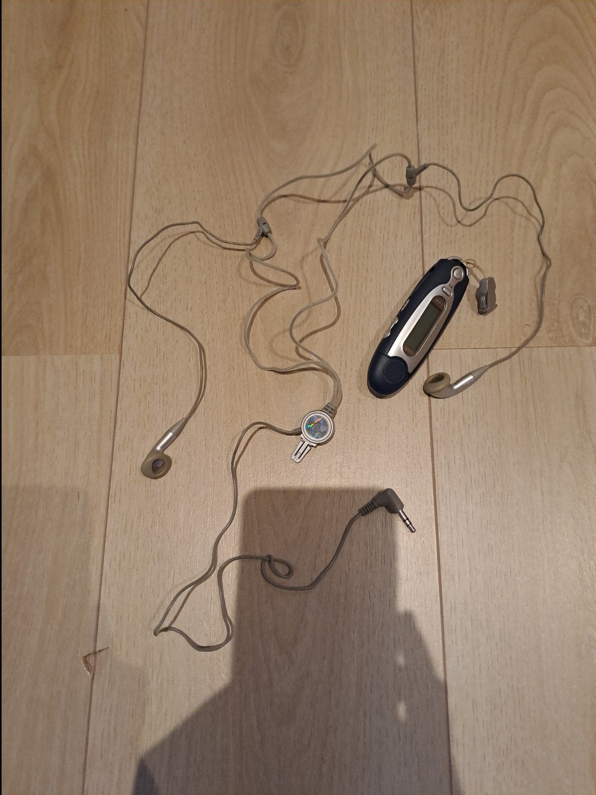 Vintage Retro MP3 Speler USB Stick 1GB met Oortjes – Y2K Tec, Ophalen of Verzenden, Refurbished, Overige merken, 2 tot 10 GB