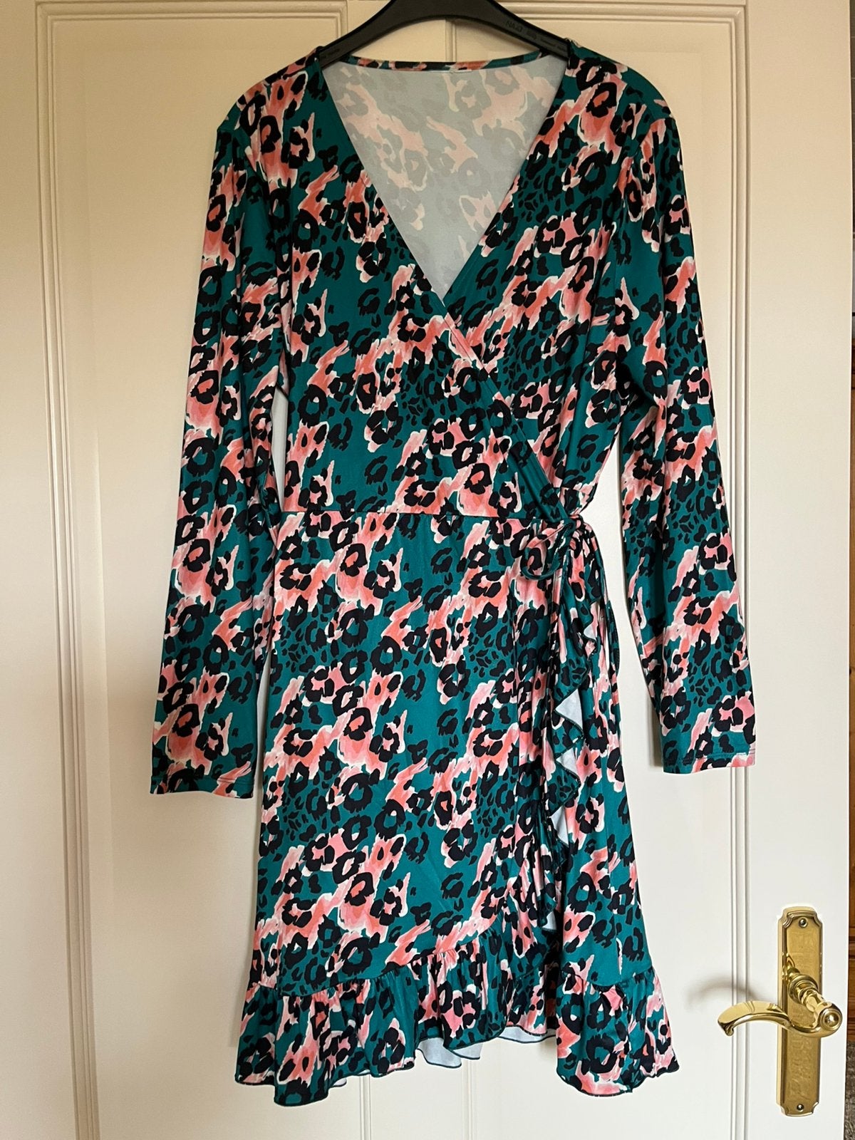 Overslag/wikkeljurk leopard groen-zalm maat L (xl), Maat 42/44 (L), Ophalen of Verzenden, Zo goed als nieuw, Boven de knie