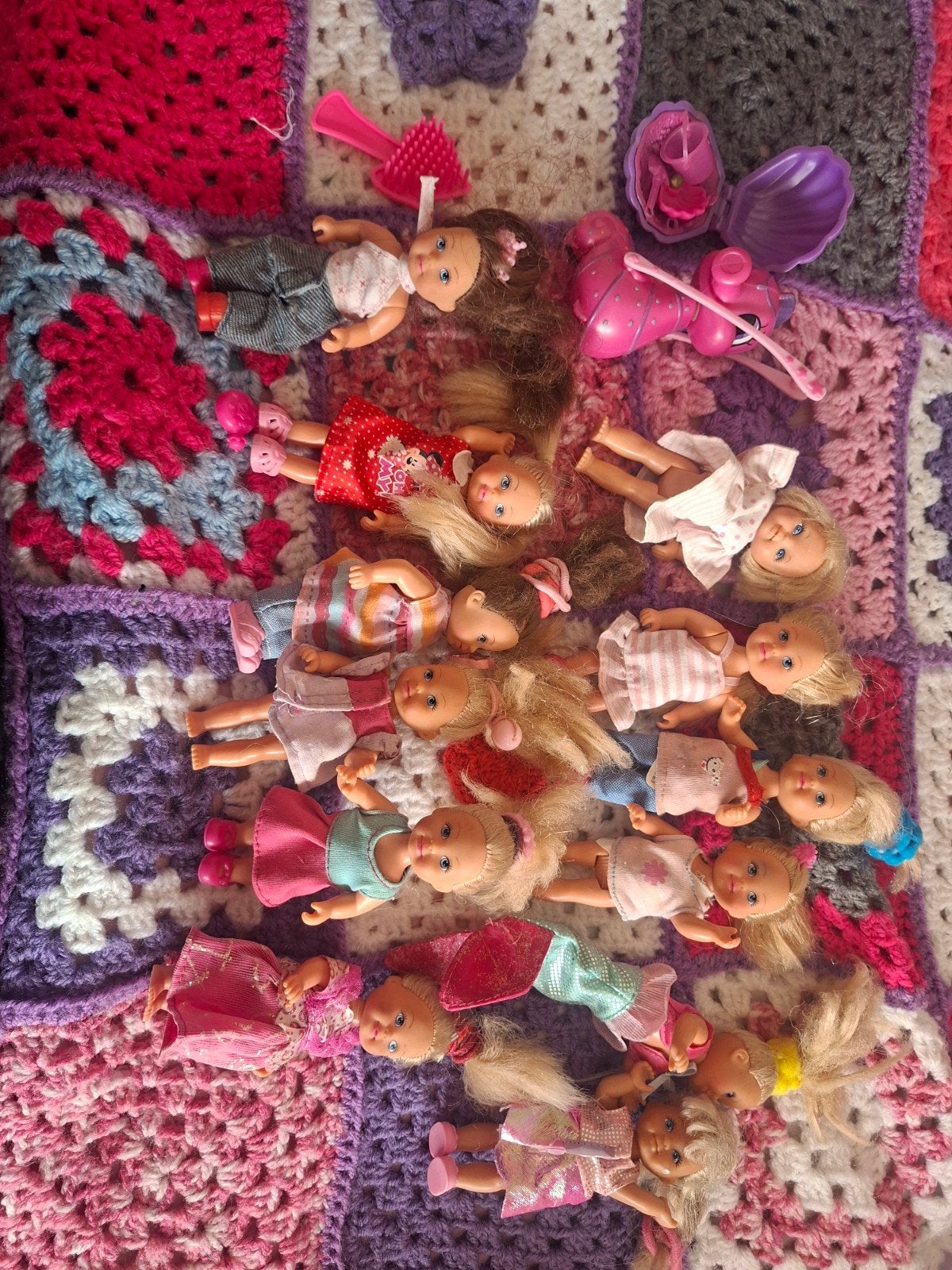 Veel kleine poppetjes en toebehoren., Ophalen