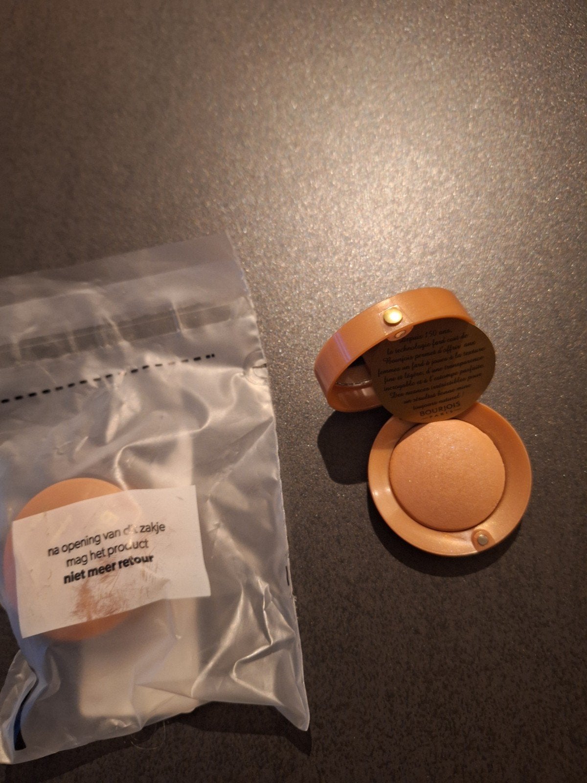 Bourjois Rouge/Blush NIEUW 2 stuks kleur nr 3, Ophalen, Nieuw, Wangen, Make-up