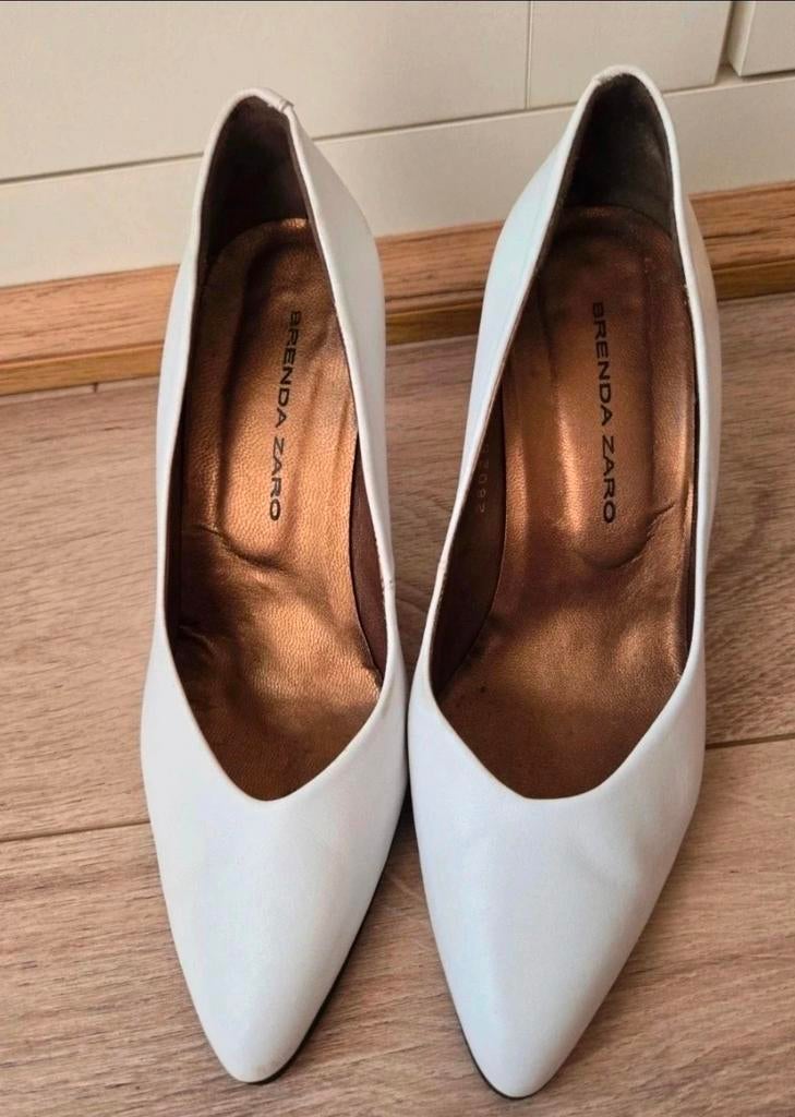 Brenda Zaro klassieke witte pumps - maat 37 - z.g.a.n., Kleding | Dames, Schoenen, Zo goed als nieuw, Pumps, Wit, Ophalen of Verzenden