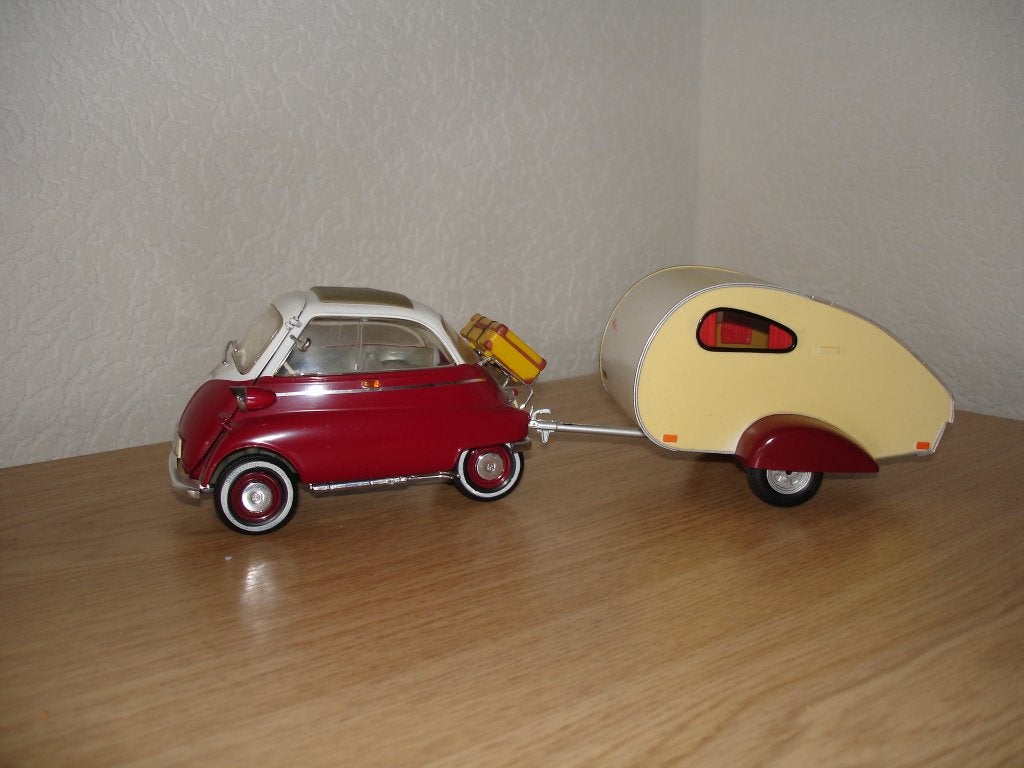 B.M.W. MET CARAVEN  ISSELTA 1;18 EL52 SET€ 75.00, Verzenden, Gebruikt, Auto