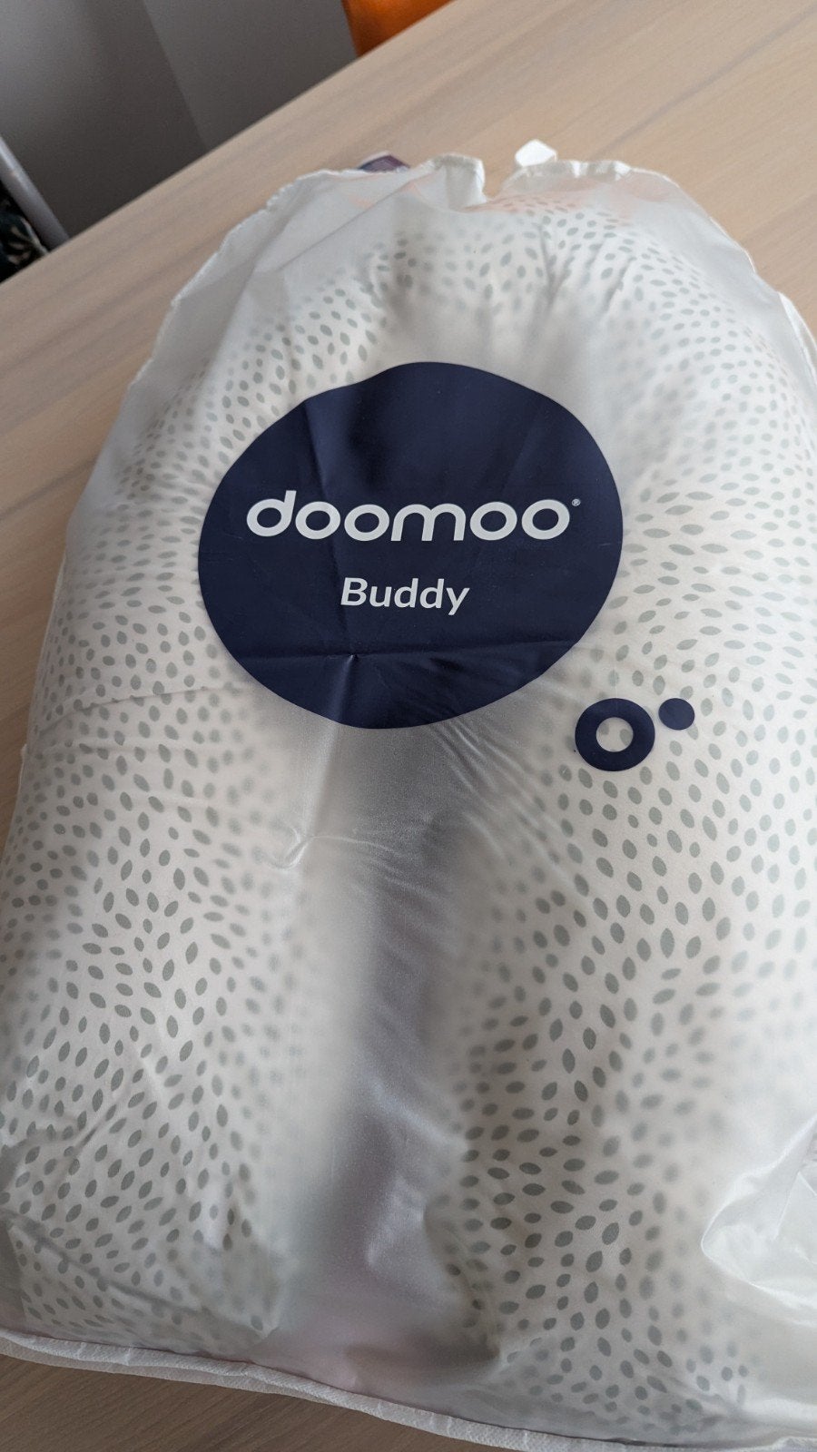 Doomoo voedingskussen Buddy Risotto Khaki + 2 Hema hoezen, Ophalen, Gebruikt