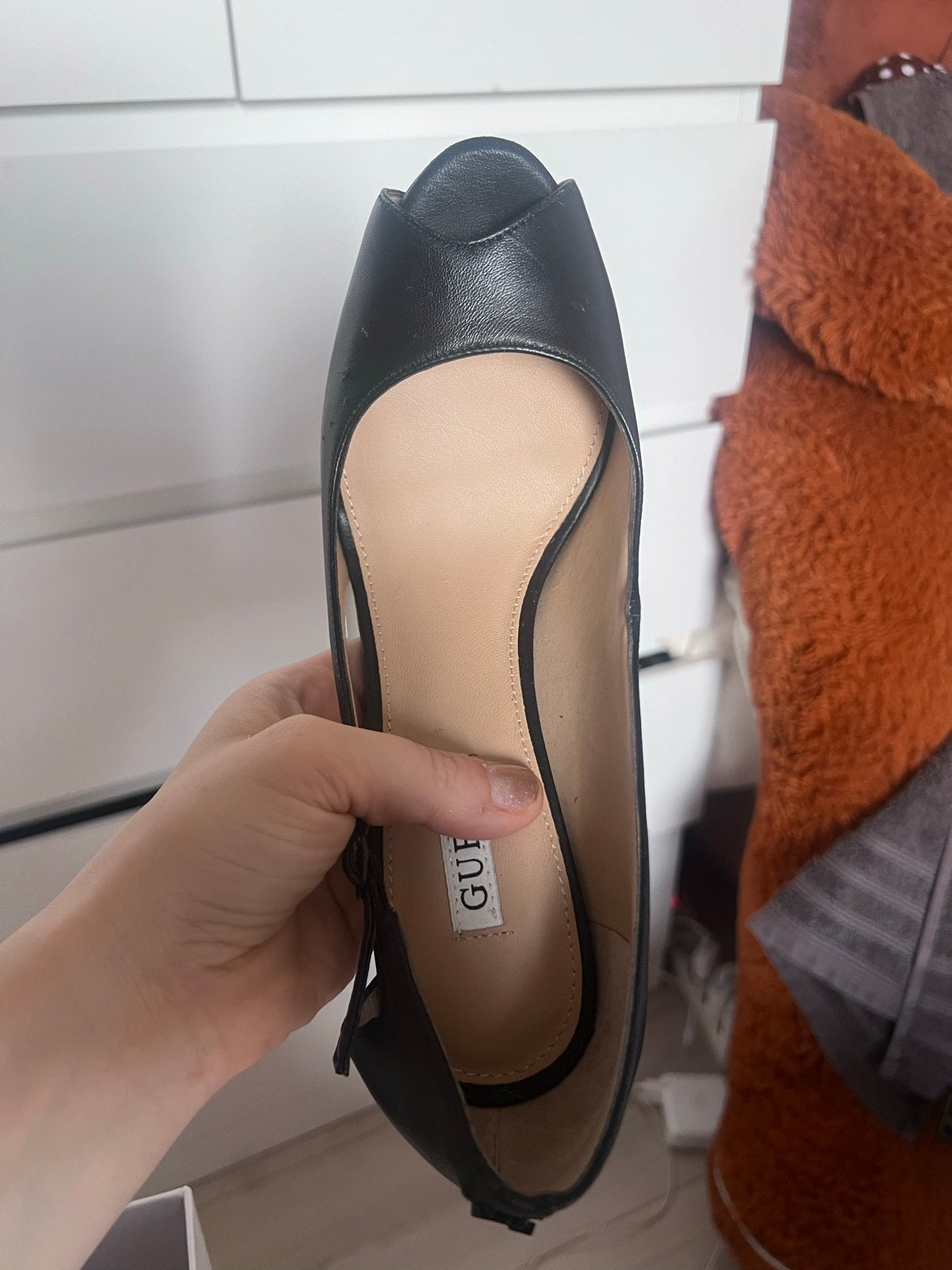 Zwarte Guess peep-toe pumps, Ophalen, Gedragen, Zwart, Pumps