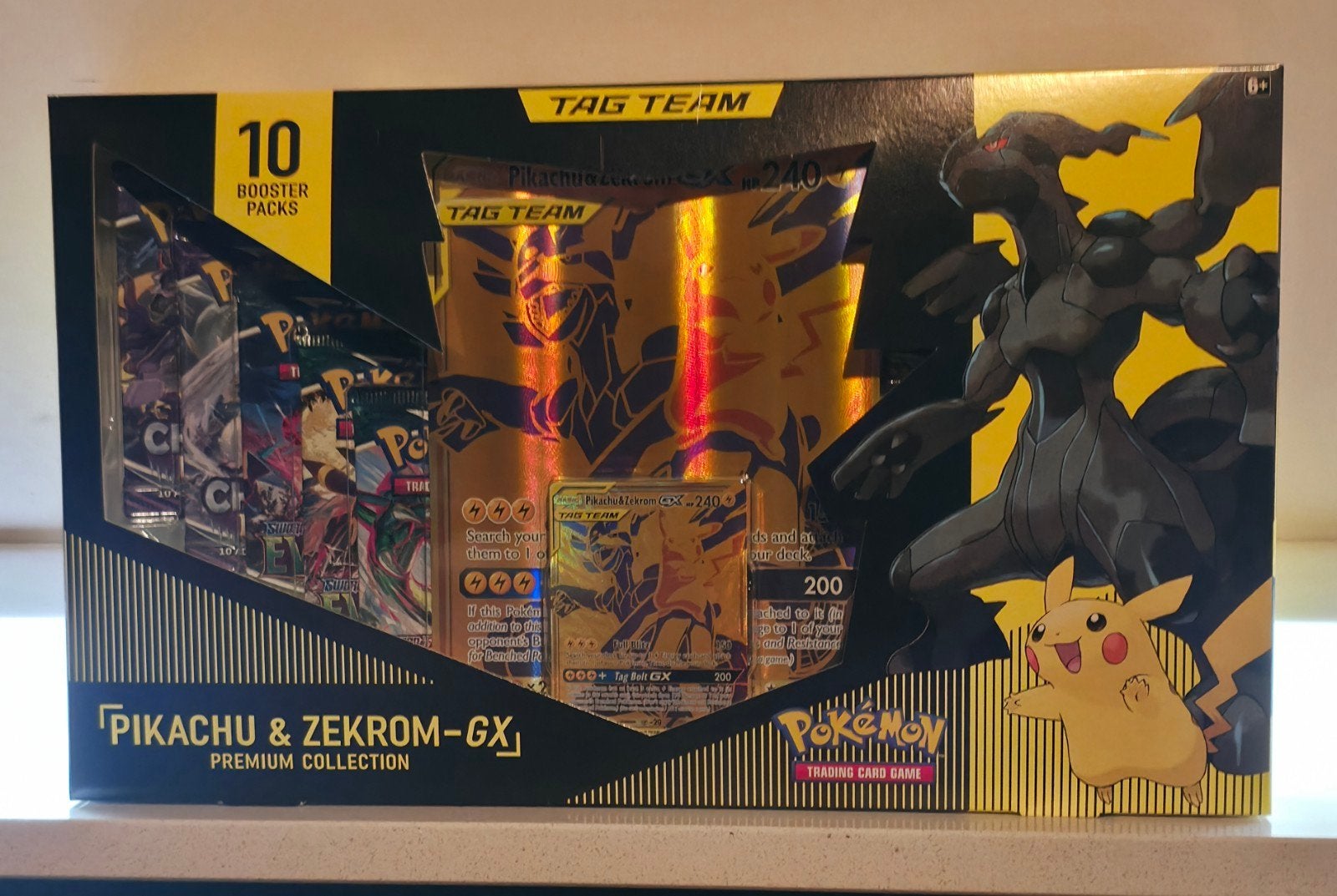 Pokémon TCG: Pikachu & Zekrom-GX Premium Collectie, Ophalen of Verzenden, Nieuw, Overige typen, Foil