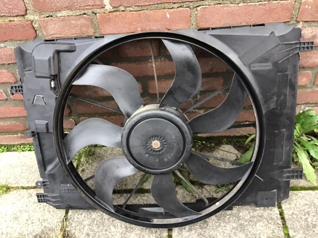 Mercedes A,B,CLA w176 W246 W117 VINHUIS VENTILATOR DIESEL, Auto-onderdelen, Ophalen of Verzenden, Gebruikt, Mercedes-Benz