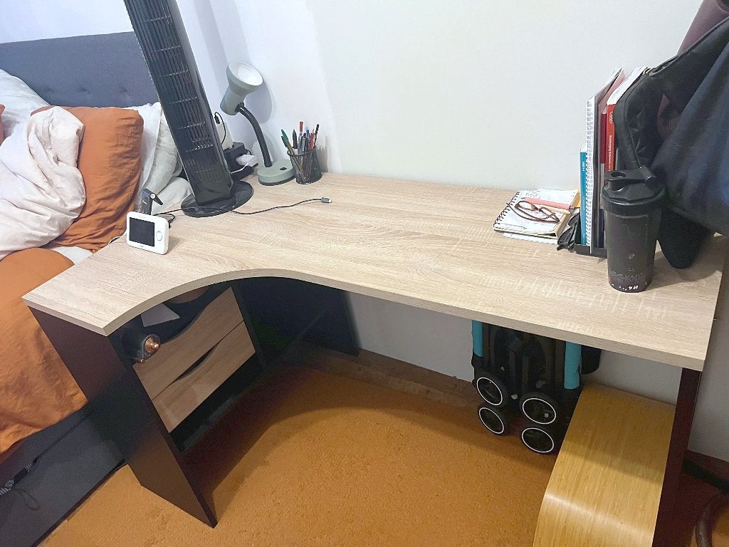 Leen Bakker Desk (slight L shaped) with storage, Huis en Inrichting, Ophalen, 160 cm, Gebruikt, Hout