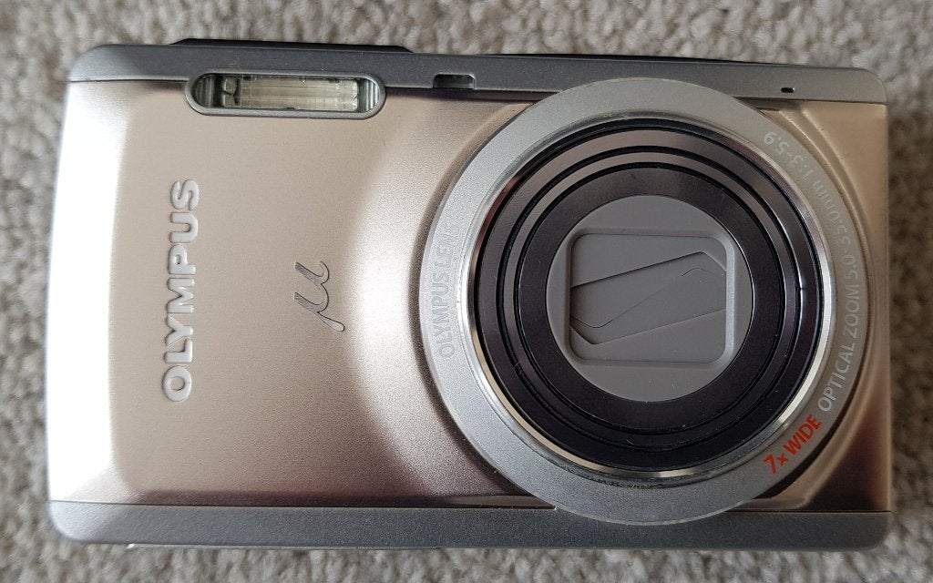 Olympus digitale fotocamera 7040 7 x optical zoom zilver, 14 megapixels, Gebruikt, Olympus, Compactcamera
