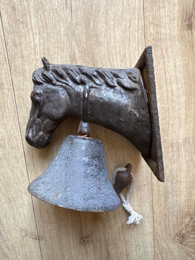 Gietijzeren tuinhek bel deurbel Paard met bel, Ophalen of Verzenden, Gebruikt