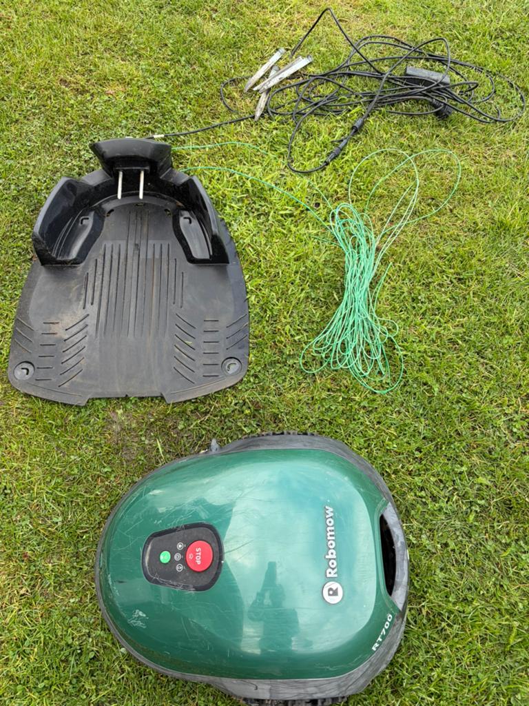 Robomow RT700 Robotmaaier, Tuin en Terras, Robotmaaiers, Gebruikt, 20 tot 25 cm, Met regensensor, Ophalen of Verzenden
