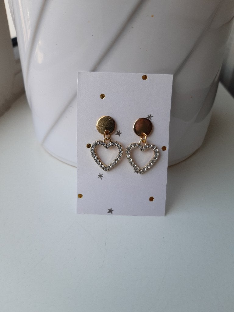 Roestvrijstalen hartjes oorbellen met strass, Overige materialen, Nieuw, Ophalen of Verzenden, Knopjes of Stekers