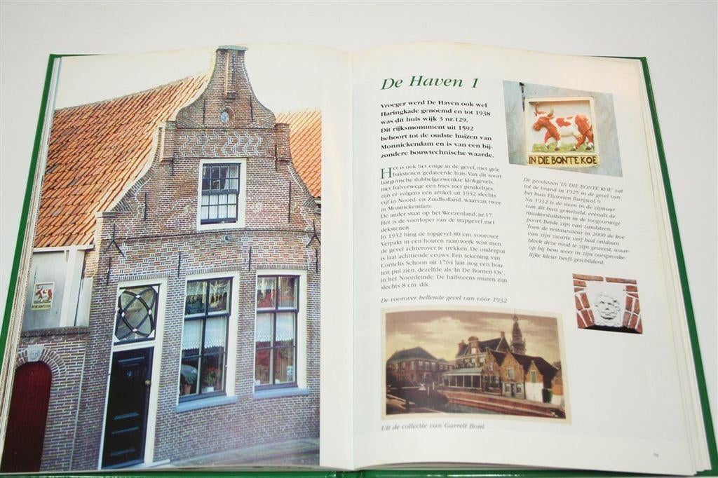 Huizen en Gevelstenen in Monnickendam — Lokale Architectuur, Boeken, Geschiedenis | Stad en Regio, Ophalen of Verzenden, 14e eeuw of eerder