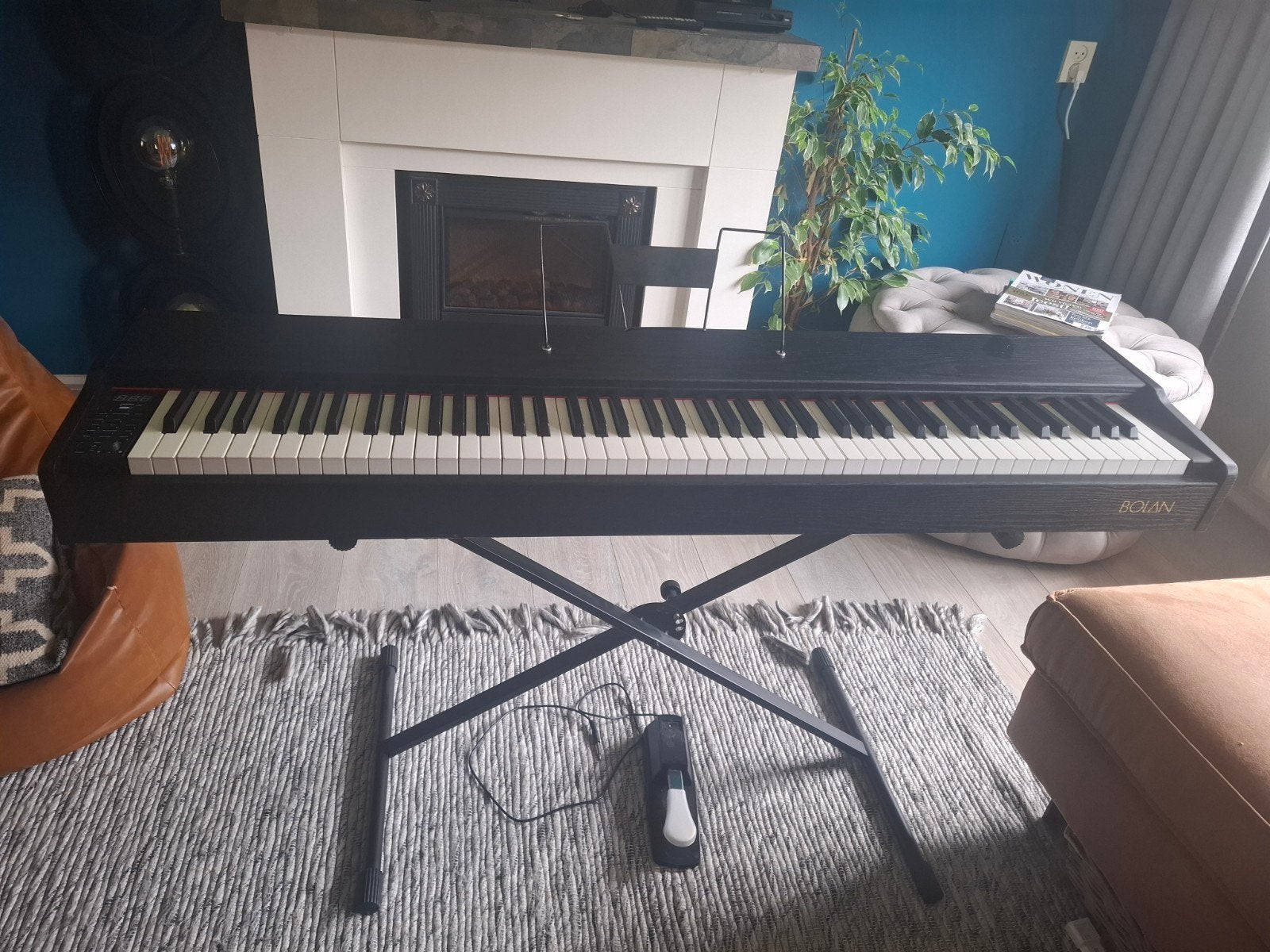 Bolan Digitale Piano met Standaard en Pedaal, Muziek en Instrumenten, Piano's, Ophalen, Zwart, Piano, Digitaal