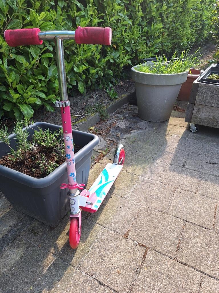 Stepje roze, Fietsen en Brommers, Steps, Ophalen, Gebruikt, Gewone step