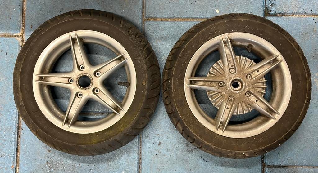 Piaggio velgenset 11Inch 140mm, Fietsen en Brommers, Brommeronderdelen | Scooters, Ophalen of Verzenden, Zo goed als nieuw, Overige typen