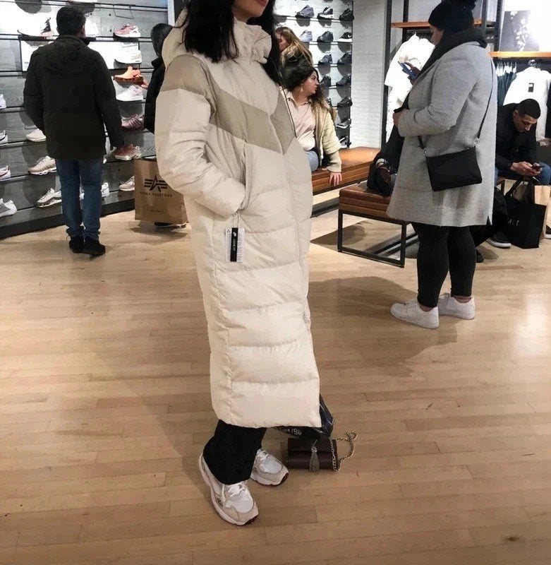 Lange Nike NSW puffy parka met donsvulling (maat S), Beige, Nike, Ophalen of Verzenden, Maat 36 (S)