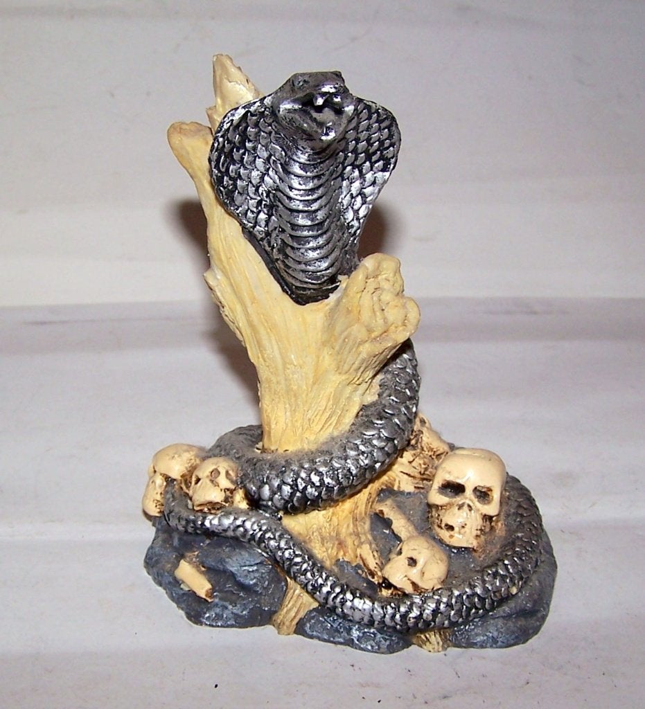 Prachtig beeldje Cobra met doodskoppen, H. 12cm. Nwst., Ophalen of Verzenden, Zo goed als nieuw, Fantasy