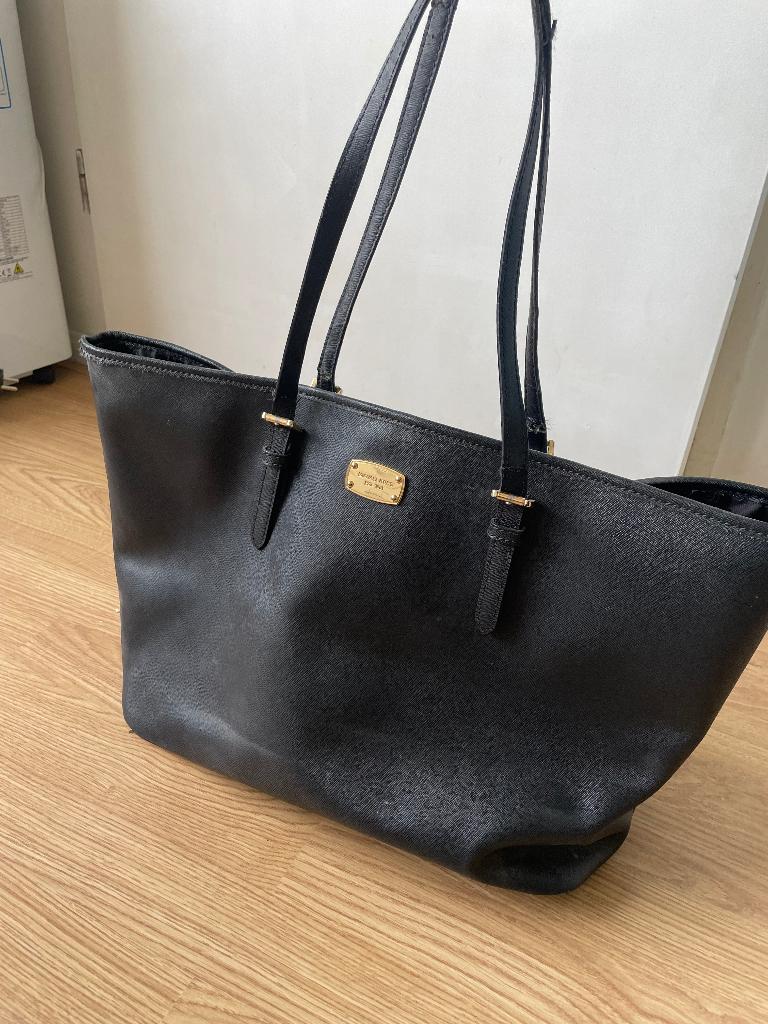 Grote handtas Michael Kors zwart goud, Sieraden, Tassen en Uiterlijk, Tassen | Damestassen, Ophalen of Verzenden, Zo goed als nieuw