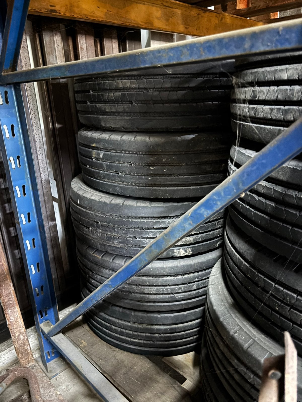 Truck en trailer banden 235 245 13r 445, 17 inch, Ophalen of Verzenden, 235 mm, Band(en)