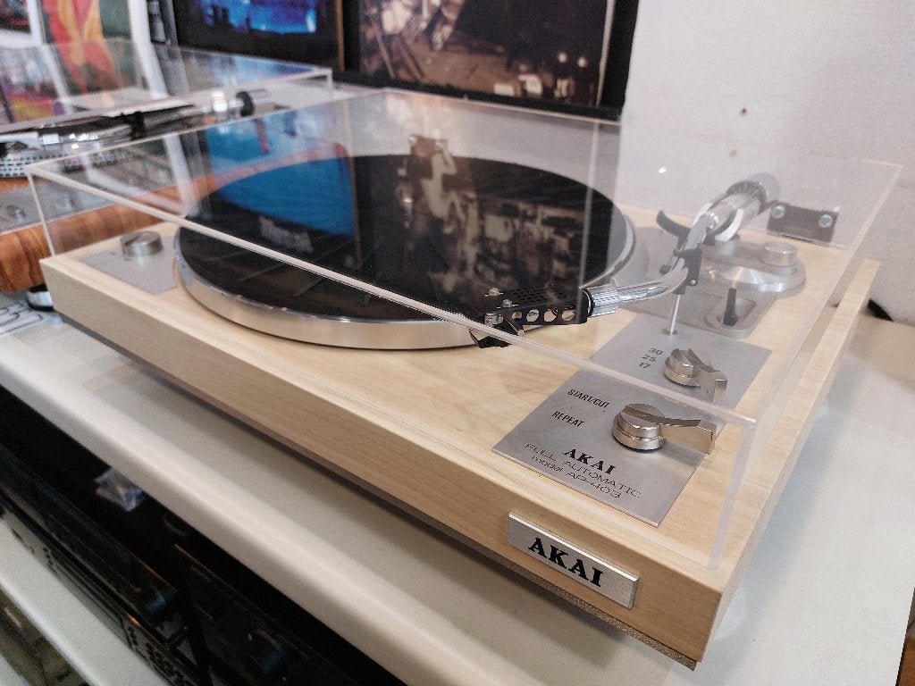 Volautomatische Akai met 12 maanden garantie, Ophalen, Automatisch, Zo goed als nieuw, Platenspeler