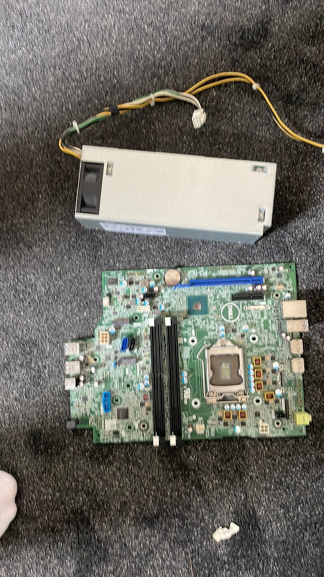 Dell optiplex moederbord met voeding, Computers en Software, Ophalen, Zo goed als nieuw, Intel, DDR4