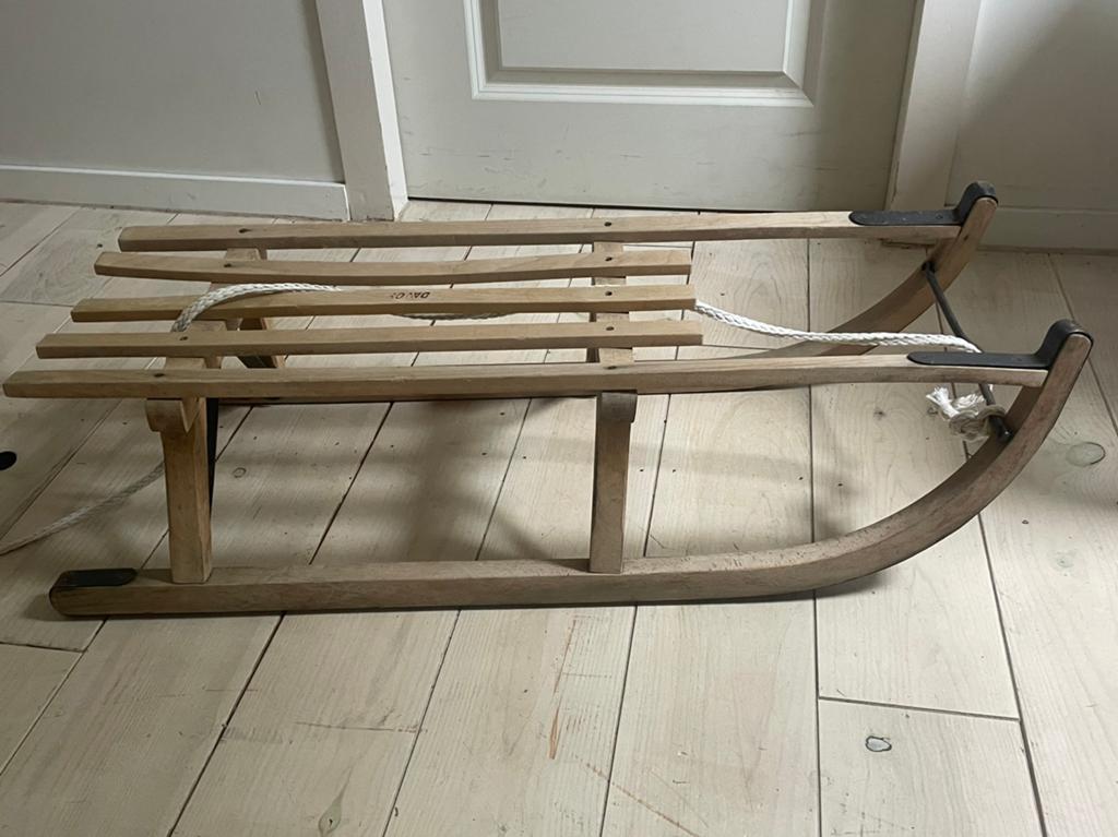Houten slee, Ophalen, Gebruikt