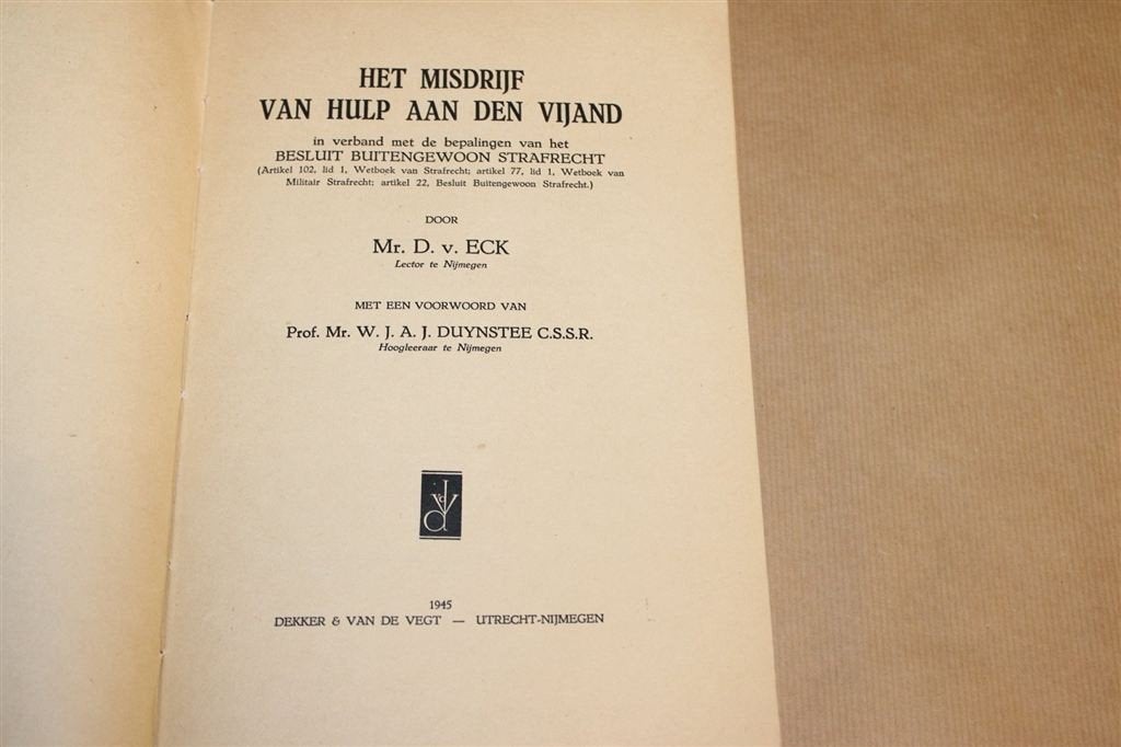 Hulp aan den Vijand — Buitengewoon Strafrecht 1945, Boeken, Verzenden, Tweede Wereldoorlog, Gelezen, Overige onderwerpen