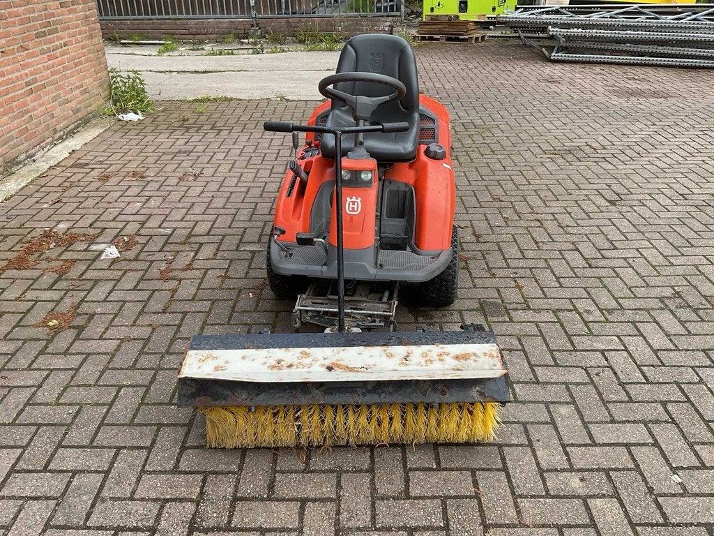 Husqvarna R316TXs AWD Zitmaaier / Veegmachine, Maaier