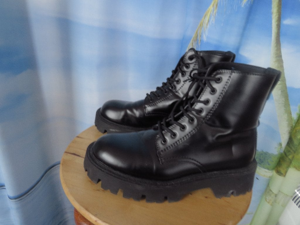 zwarte halfhoge laars schoen   mt 42 van Zara, Zara, Zwart, Boots, Ophalen of Verzenden