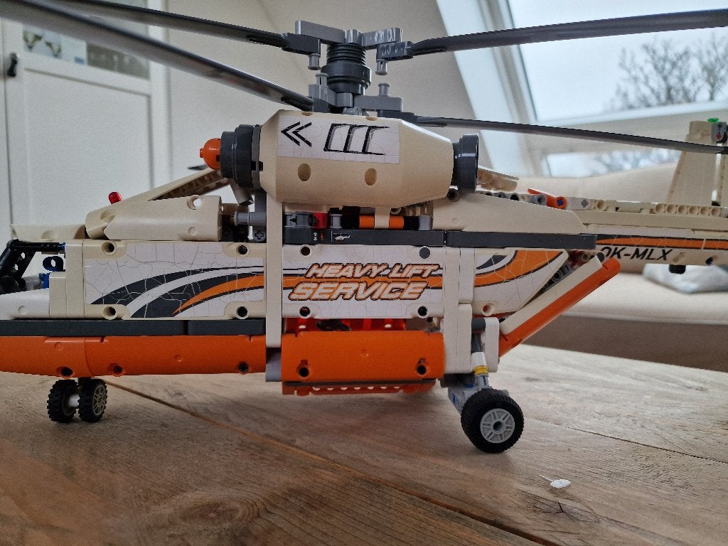 Foto 5 van lego TECHNIC Grote vrachthelikopter (42052) [#24]