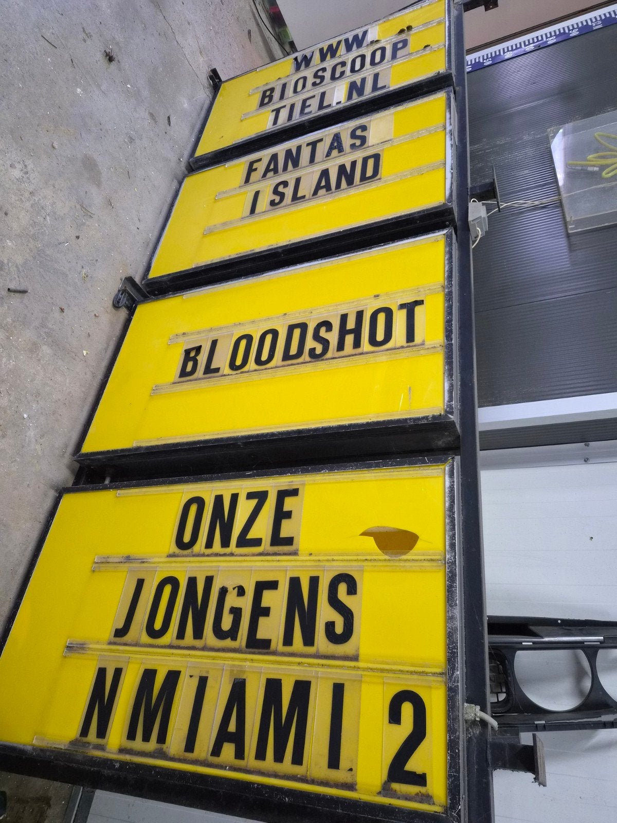 originele gevel reclame bord Metro bioscoop Tiel, Doe-het-zelf en Verbouw, Ophalen, Gebruikt, Overige typen